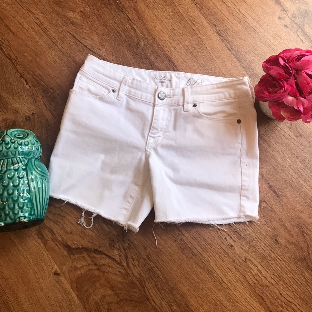 Distressed White shorts